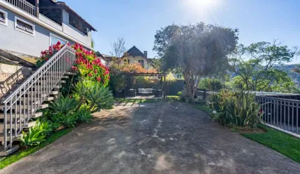 Casa com 4 quartos em condomínio em Bonsucesso, Petrópolis.