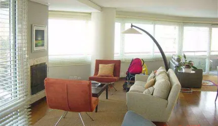 Apartamento à  venda Vila Andrade-Morumbi, 210mt2., 03 Suites, 04 vagas, depósito. ( Projeto do Arqto. Ruy Othake).  Oportunidade única!