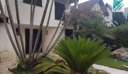 Casa em Alphaville ideal para Retrofit! Casa C/ 400 Mts, 4 Suítes, Piscina e Sauna!