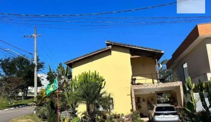 Casa em Alphaville de Esquina C/ 310 mts de Terreno, 290 Mts de AC, 3 Dorms!