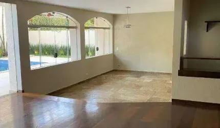 Casa  Ideal Para Retrofit  no Condomínio Alphaville 2, Oportunidade!
