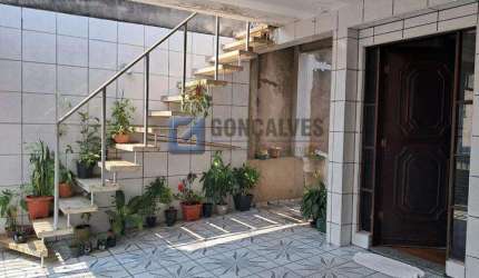 Casa com 3 quartos à venda na DONA MARIA I, R, Independência, São Bernardo do Campo, 234 m2 por R$ 860.000
