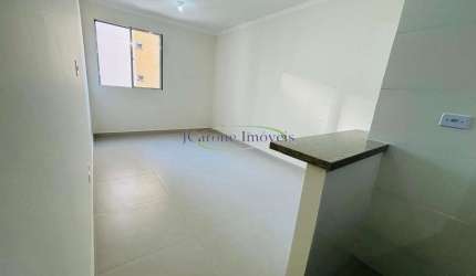 Sala Living reformada a Beira Mar em excelente localização na Praia do Embaré em Santos / SP