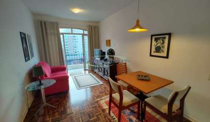 Apartamento a venda com 1 quarto e sacada com pequena Vista Mar a 1 quadra da Praia do Boqueirão em Santos / SP
