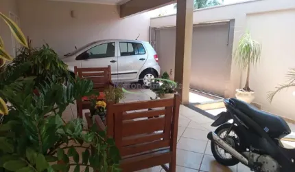 Casa  térrea com 3 quartos, suíte , 2 vagas em excelente localização na Vila Celso Mauad -  Catanduva