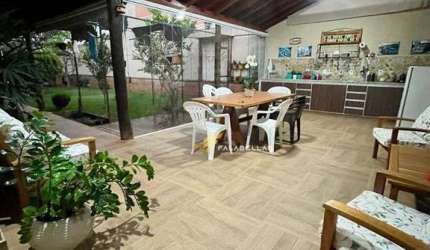 Casa com 3 dormitórios à venda, 270 m² por R$ 1.415.000,00 - Horto Santo Antonio - Jundiaí/SP