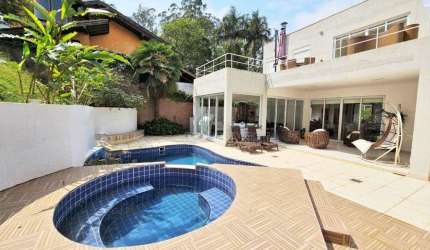 Casa em condomínio na Granja Viana!!!