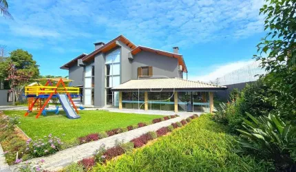 Belíssima casa em condomínio na Granja Viana!!!