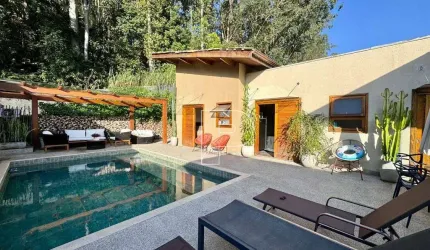 Casa com 3 dormitórios à venda, 248 m² por R$ 1.500.000 - Granja Viana
