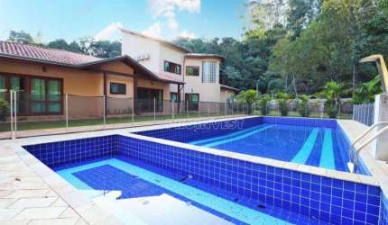 Casa térrea com 5 dormitórios em condomínio na Granja Viana km 23, 3.348 m²