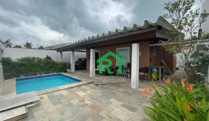 Casa à venda na Praia da Enseada| Rocha imóveis Guarujá/SP