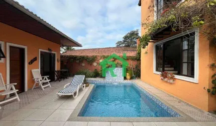 Casa à venda na Praia da Enseada | Rocha Imóveis Guarujá