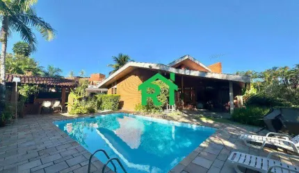 Casa à venda na Praia da Enseada, 5 Quartos, 4 Vagas, Guarujá SP.