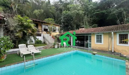 Casa com 3 dormitórios (1 suíte), 6 vagas, lazer, Pitangueiras, Guarujá/SP