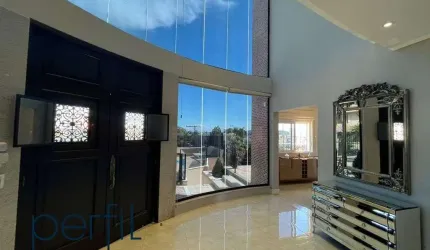 Sobrado de esquina a venda com quatro suites e piscina no bairro Bom Retiro - Joinville/ SC