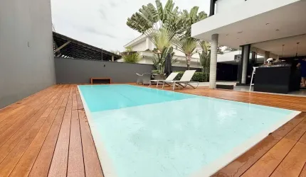 Sobrado a venda com quatro quartos sendo três suítes no bairro Saguaçu - Joinville/ SC