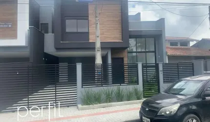 Sobrado Alto Padrão Bairro Saguaçu com 3 suítes