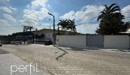 Excelente oportunidade de investimento: Galpão Comercial à venda em Joinville-SC, bairro Costa e Silva! 1.631m².