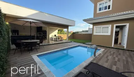 Casa em condominio fechado no glória 4 quartos sendo 2 suítes e 2 vagas de garagem - Joinville, SC