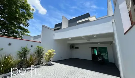 Sobrado geminado com piscina à venda - 3 quartos, sendo 1 suíte com ampla sacada - bairro Saguaçu - Joinville/SC