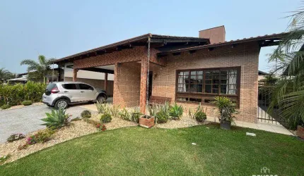Casa AVERBADA em CONDOMÍNIO FECHADO com 4 dormitórios à venda, 241,00 m² por R$ 1.350.000,00 - Glória - Joinville/SC