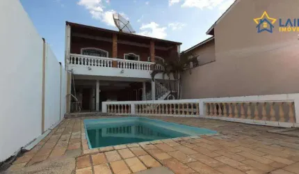 Casa Espaçosa à Venda em Nazaré Paulista - Possibilidade de Permuta por Imóvel em Atibaia