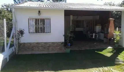 Casa à Venda em Bom Jesus dos Perdões - Bem localizada, fácil acesso.