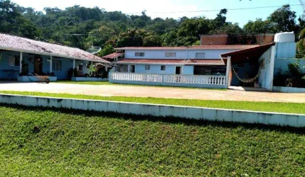 Chácara com 3 Dormitórios e Área de Lazer Completa à Venda em Ponte Alta, Atibaia - 2000 m²