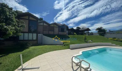 Casa à Venda em Atibaia, região privilegiada.