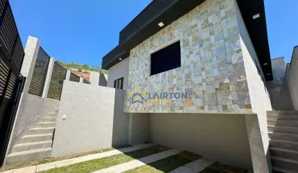 Casa Encantadora de 3 Dormitórios com Piscina no Centro de Bom Jesus dos Perdões - 93m²