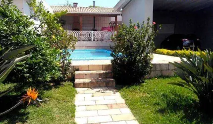 Casa à venda com excelente localização no bairro Alvinópolis, Atibaia/SP