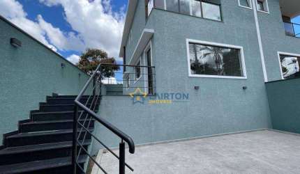 Casa Espaçosa com 3 Suítes à Venda no Bairro Nova Gardênia, Atibaia