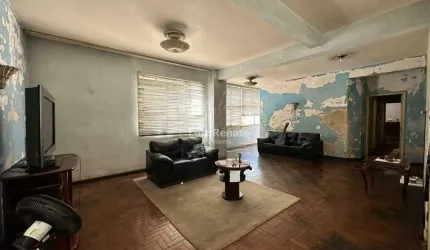 Apartamento com 178m², 3 quartos, à venda no Centro.