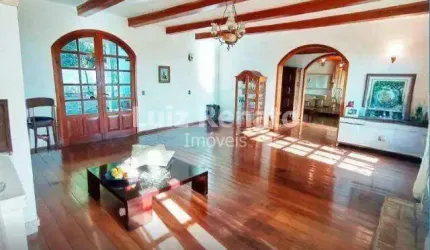 Casa com 4 Quartos e 6 banheiros para Alugar, no Belvedere