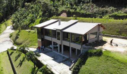 Mansão à venda  3 Suítes com 400m² em Vargem Alta/ ES