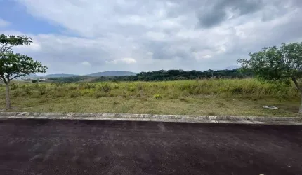 Lote à venda em Condomínio, 404,34m² , plano em Nova Guarapari, Guarapari-ES