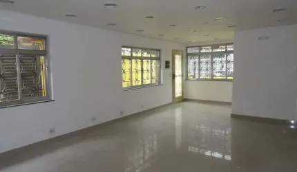 Casa ampla 191m² com 2 andares, 3 dorms, 1 vaga, para locação na Vila Mariana, proxima ao corredor