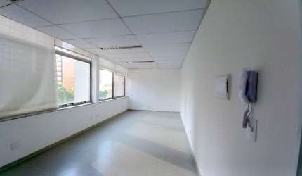 Sala  comercial para venda e locação com 28,59m² 1 banheiro no Itaim Bibi ao lado da Avenida 9 de J