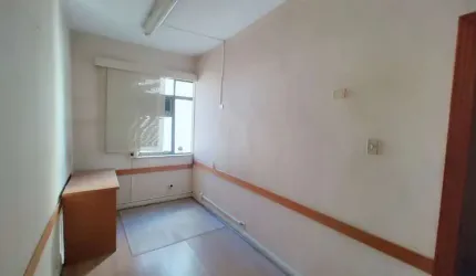 Sala comercial com 20m² a uma quadra da Praça da Sé
