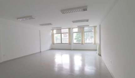 Sala comercial 64,64m² com 2 banheiros 1 vaga no Itaim Bibi próximo à avenida Nove de Julho no Itai