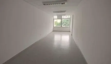 Sala para locação com 32,32m² com 1 sala 1 banheiro 1 vaga no Itaim Bibi, próximo à Avenida Nove de