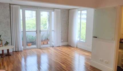Sala comercial 42m² com 1 banheiro, copa e 1 vaga na Haddock Lobo próximo a Paulista - Para investi