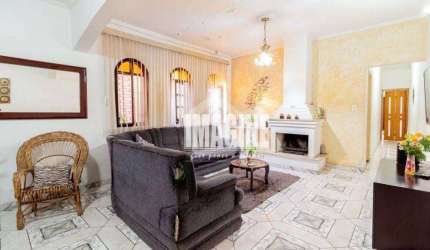Sobrado no Belém com 3 Suítes, 2 Vagas, 300m²
