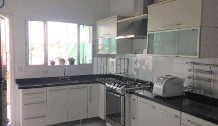 Sobrado na Vila Matilde com 3 Dormitórios sendo 3 Suítes, 3 Vagas, 210m²