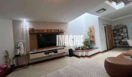 Sobrado na Mooca com 3 Dormitórios sendo 1 Suíte, 3 Vagas, 200 m²