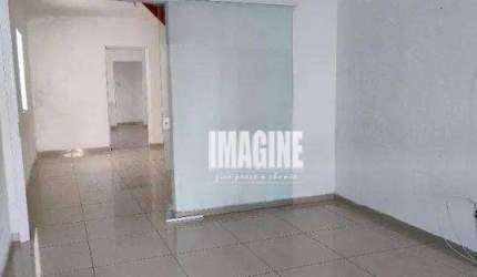 Sobrado no Tatuapé com 3 Dormitórios, Sacada, 2 Vagas, 154 m²