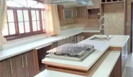 Sobrado na Penha com 5 Dorms sendo 3 Suítes, 8 Vagas, 449m²