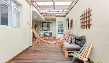 Casa com 4 quartos à venda na Rua Marquês do Paraná, 581, Água Verde, Curitiba por R$ 1.990.000