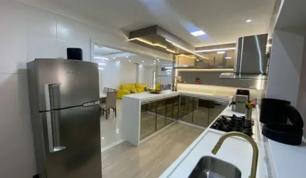 Apartamento com 4 dormitórios à venda, 232 m² por R$ 1.490.000,00 - Vila Guilhermina - Praia Grande/SP