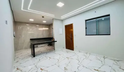 Cara Alto Padrão com piscina e churrasqueira, na Vila Tupi em Praia Grande - SP.